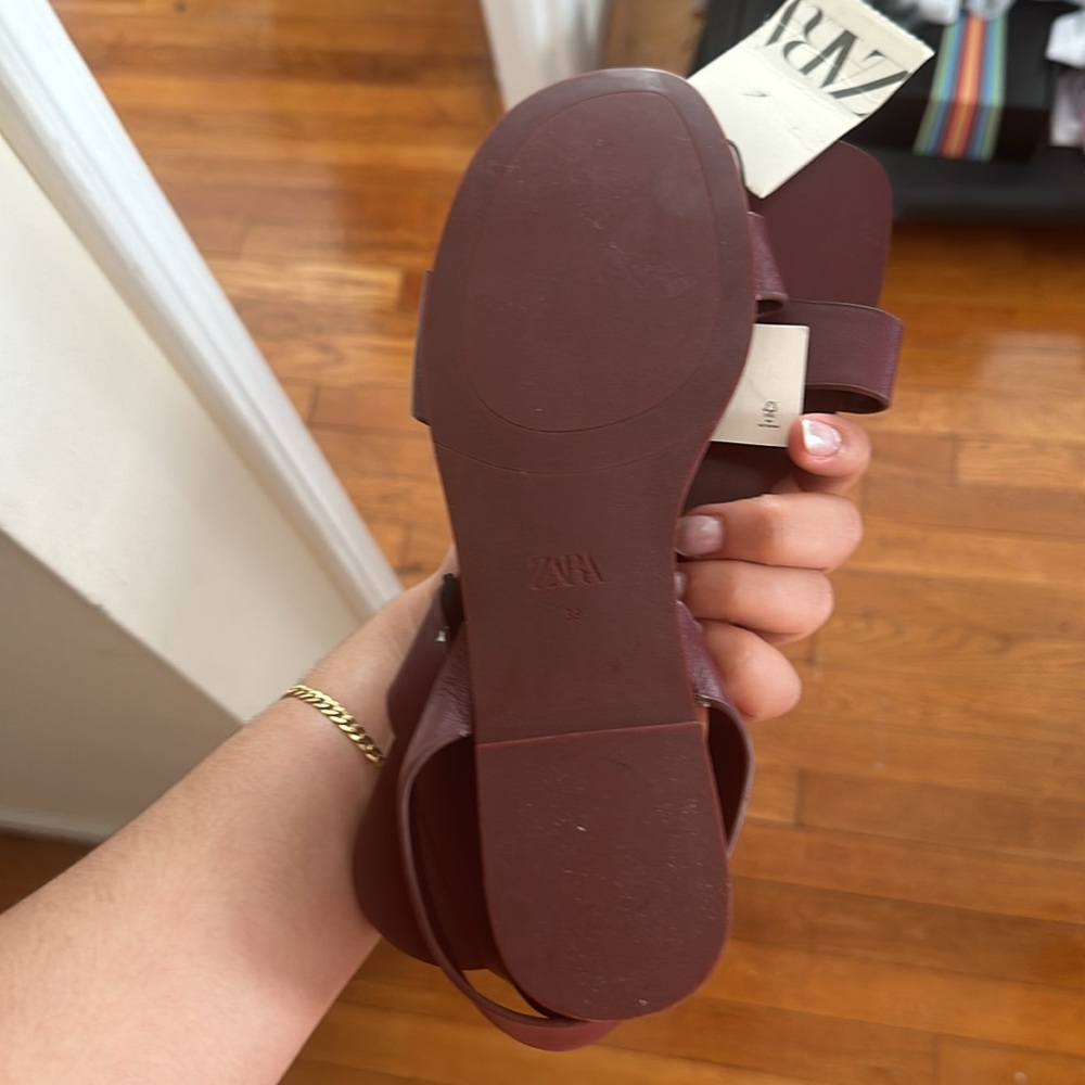 Zara - Picture 2 of 2